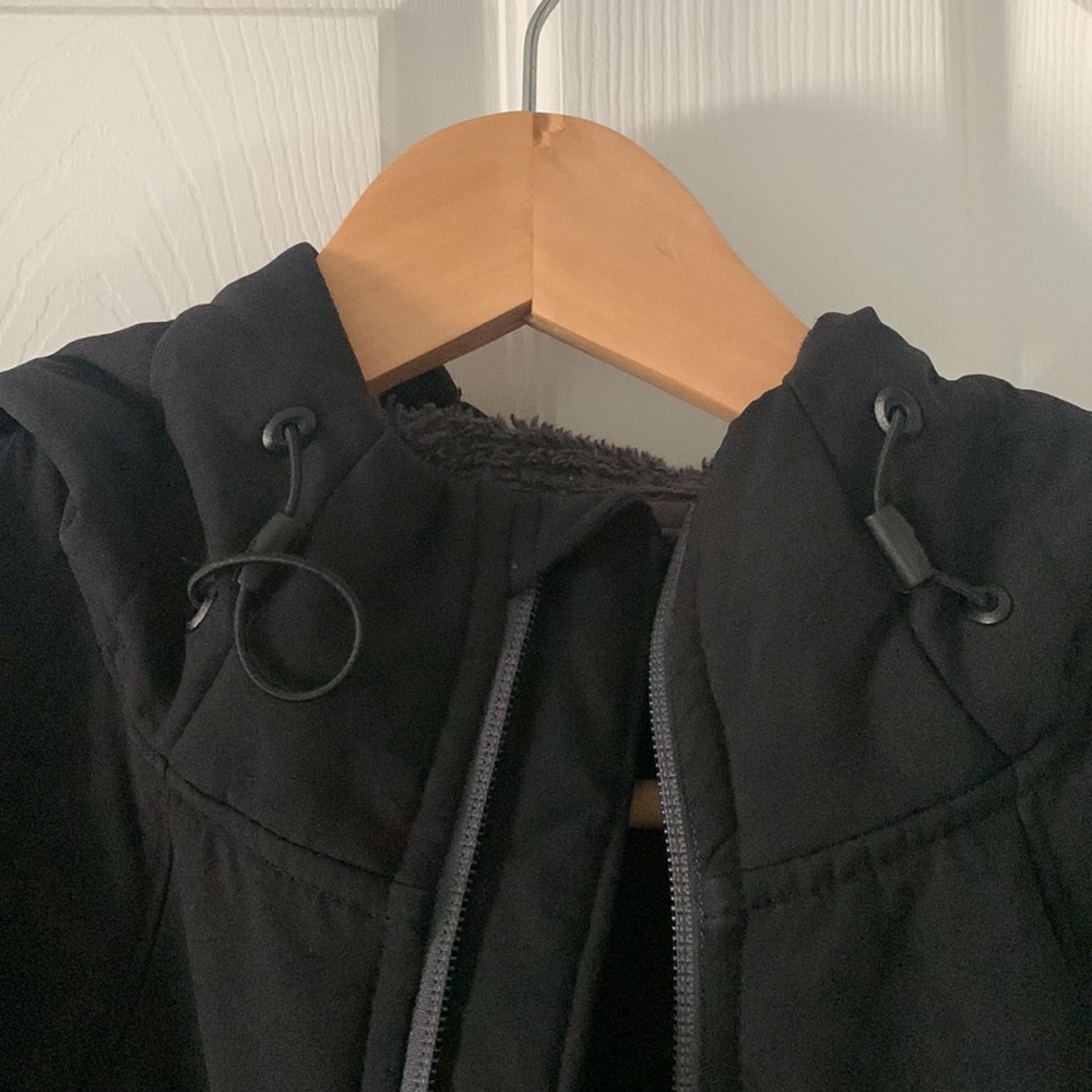 Mens Columbia Omni-Wind Black hooded jacket. Gently used. Flaws shown. Large - Picture 14 of 14